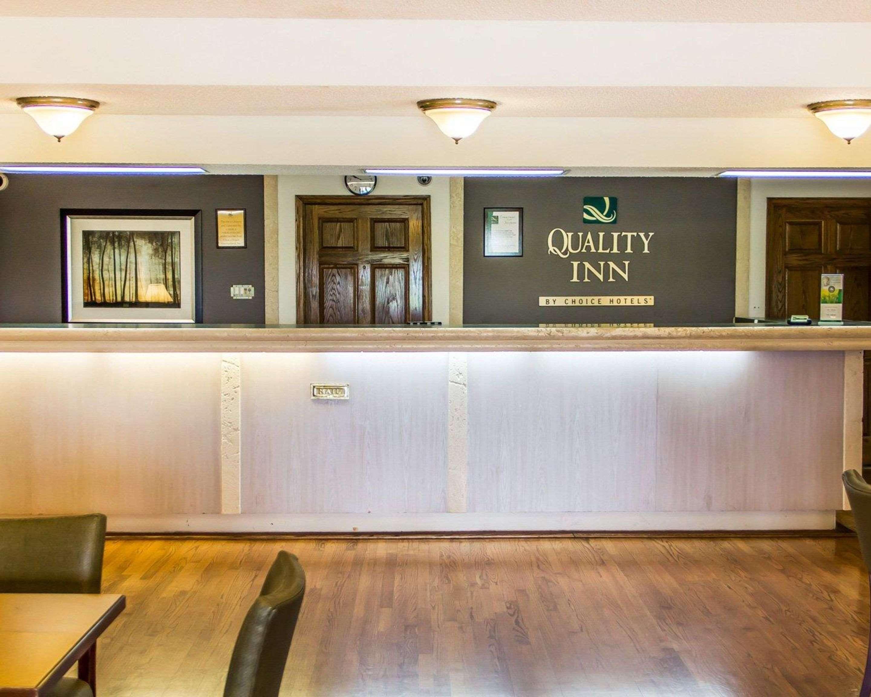 Quality Inn Tulsa Central Exterior foto