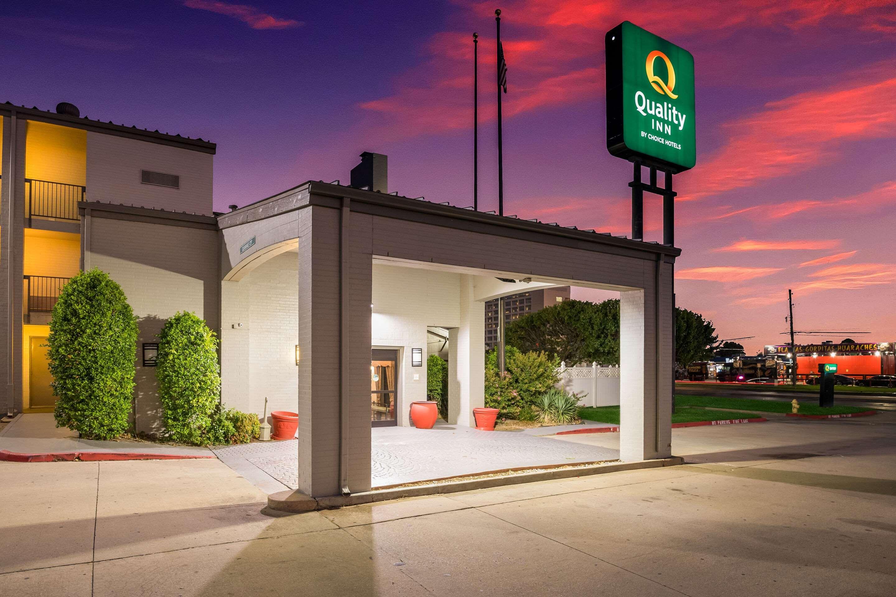 Quality Inn Tulsa Central Exterior foto