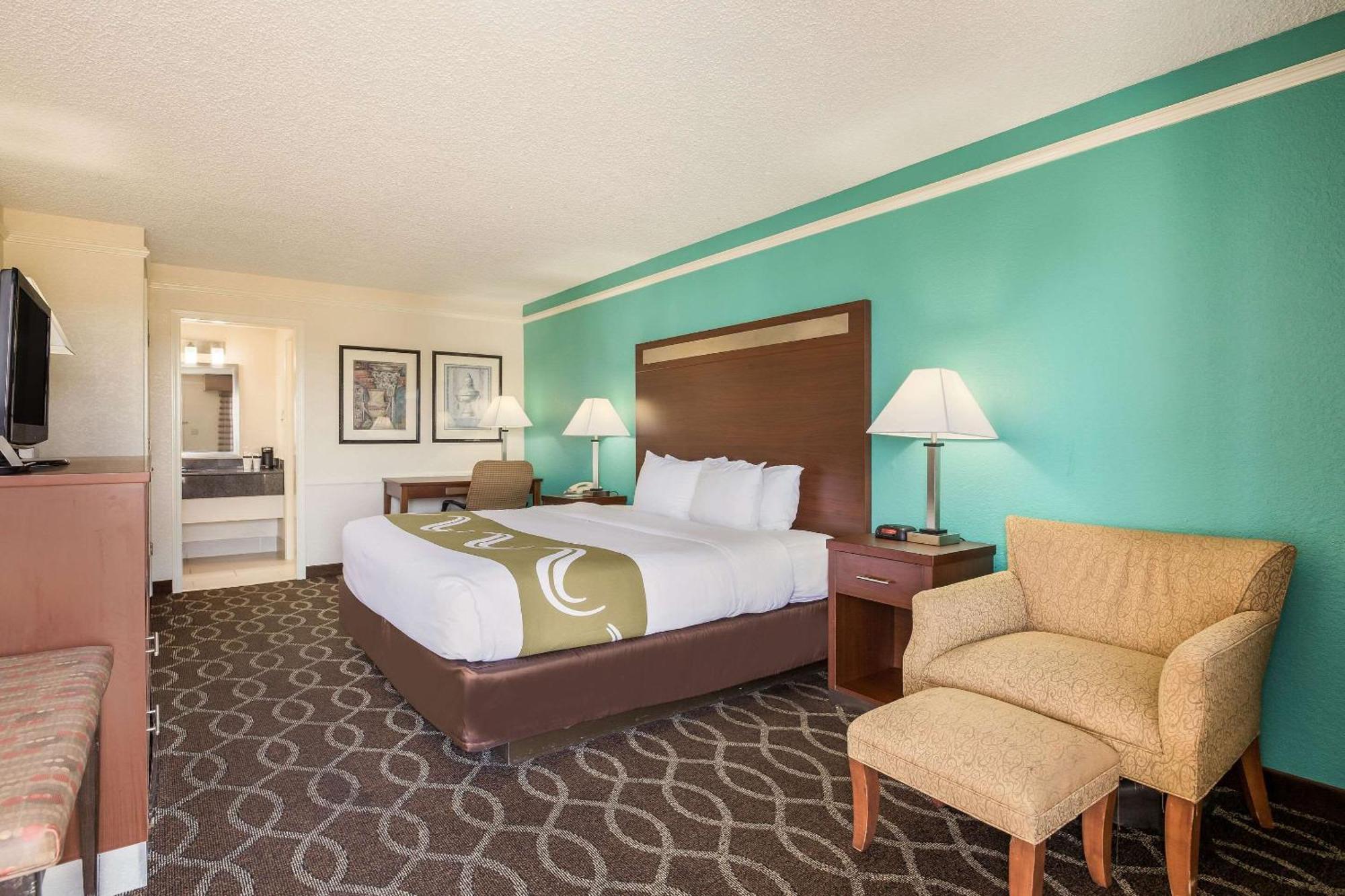 Quality Inn Tulsa Central Exterior foto