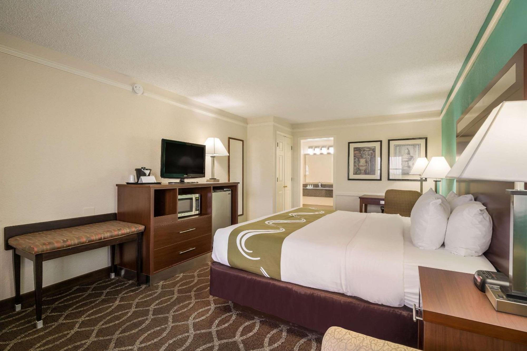 Quality Inn Tulsa Central Exterior foto