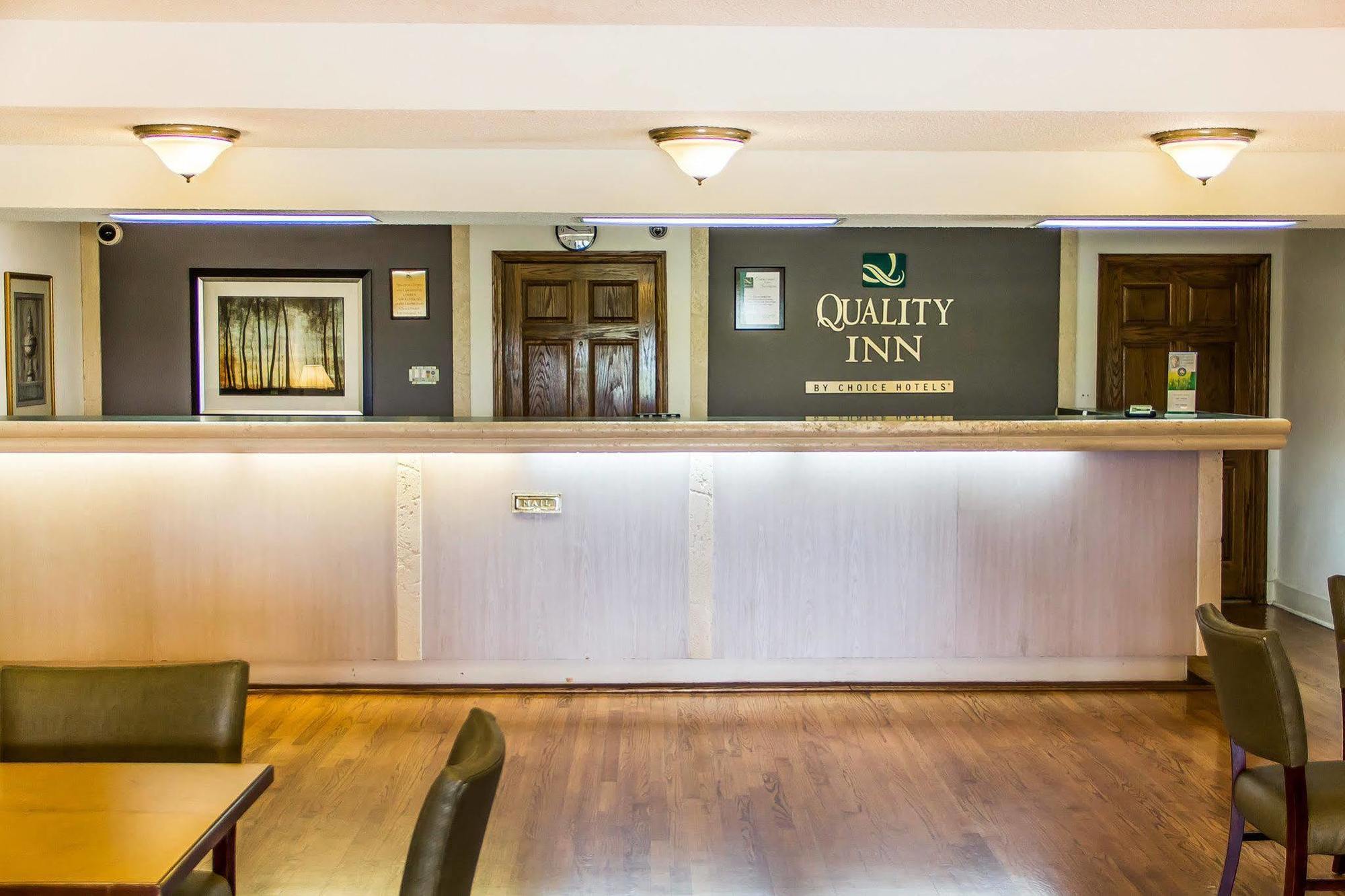 Quality Inn Tulsa Central Exterior foto